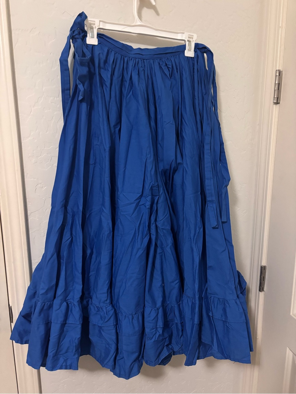 Vintage Blue folclórico maxi skirt with ruffled hem and tie waist #maxiskirt